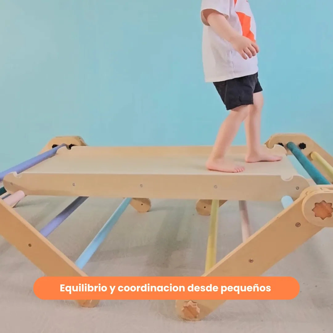 Triángulo Evolutivo 8 en 1 con Rampa y Columpio